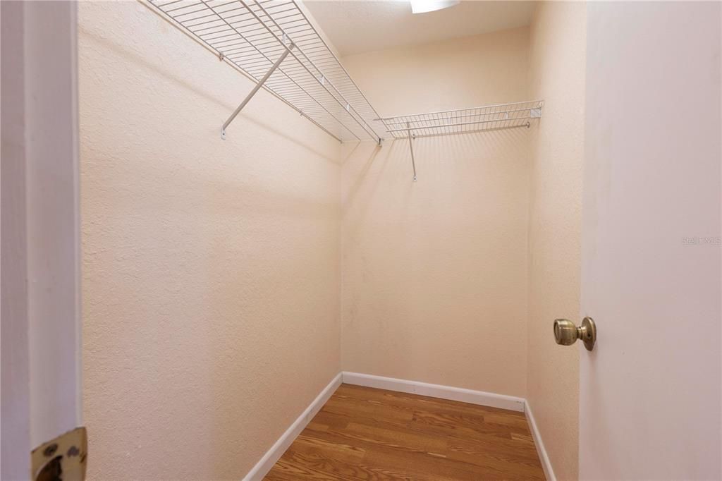 En Venta: $249,900 (3 camas, 2 baños, 1959 Pies cuadrados)