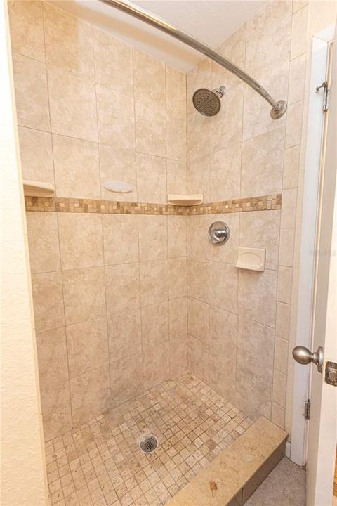 En Venta: $249,900 (3 camas, 2 baños, 1959 Pies cuadrados)