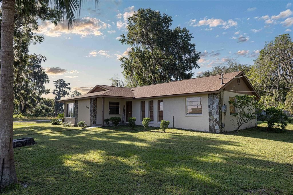 En Venta: $249,900 (3 camas, 2 baños, 1959 Pies cuadrados)