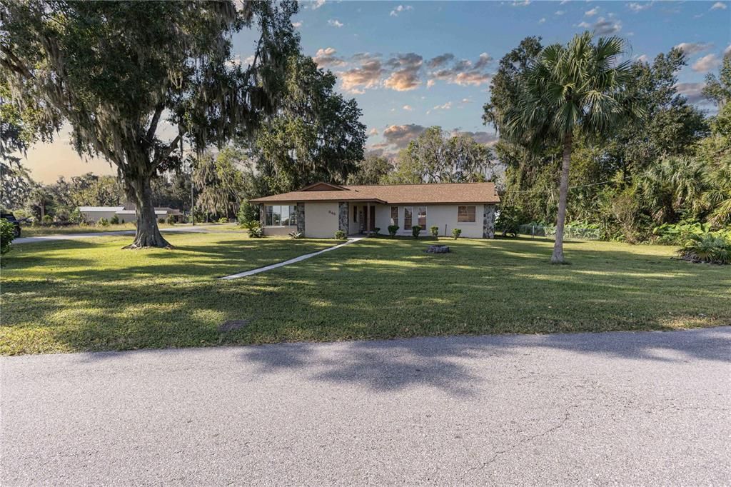 En Venta: $249,900 (3 camas, 2 baños, 1959 Pies cuadrados)