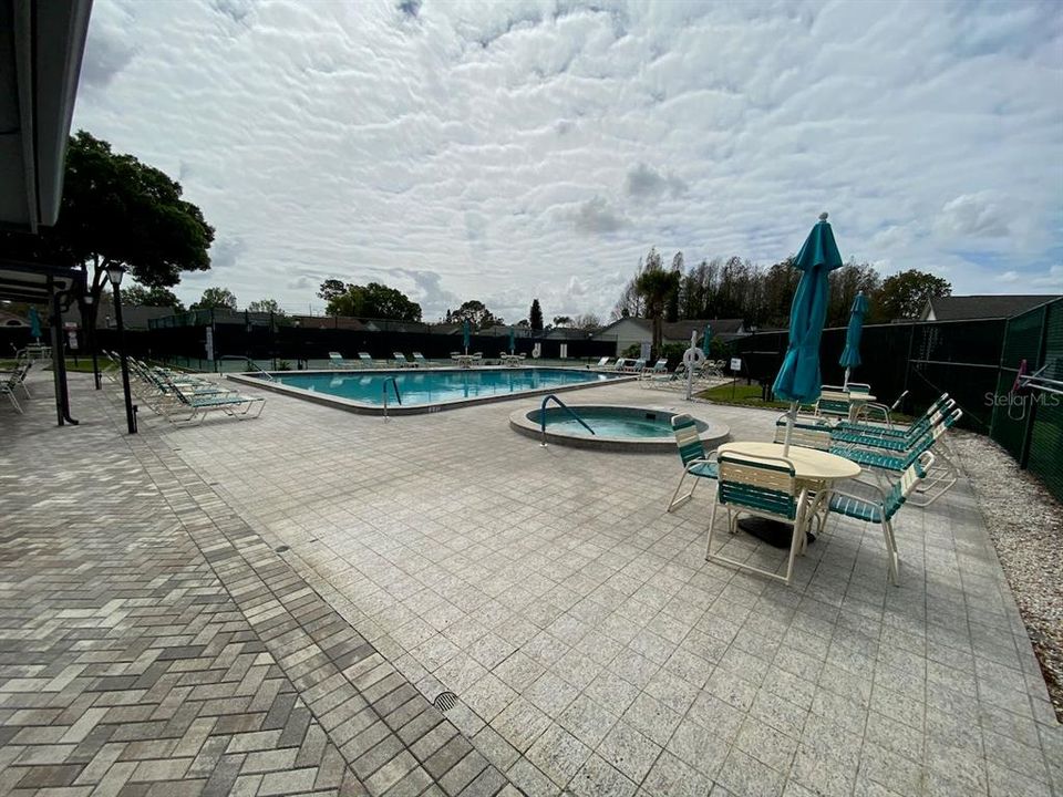 For Sale: $400,000 (2 beds, 2 baths, 1450 Square Feet)