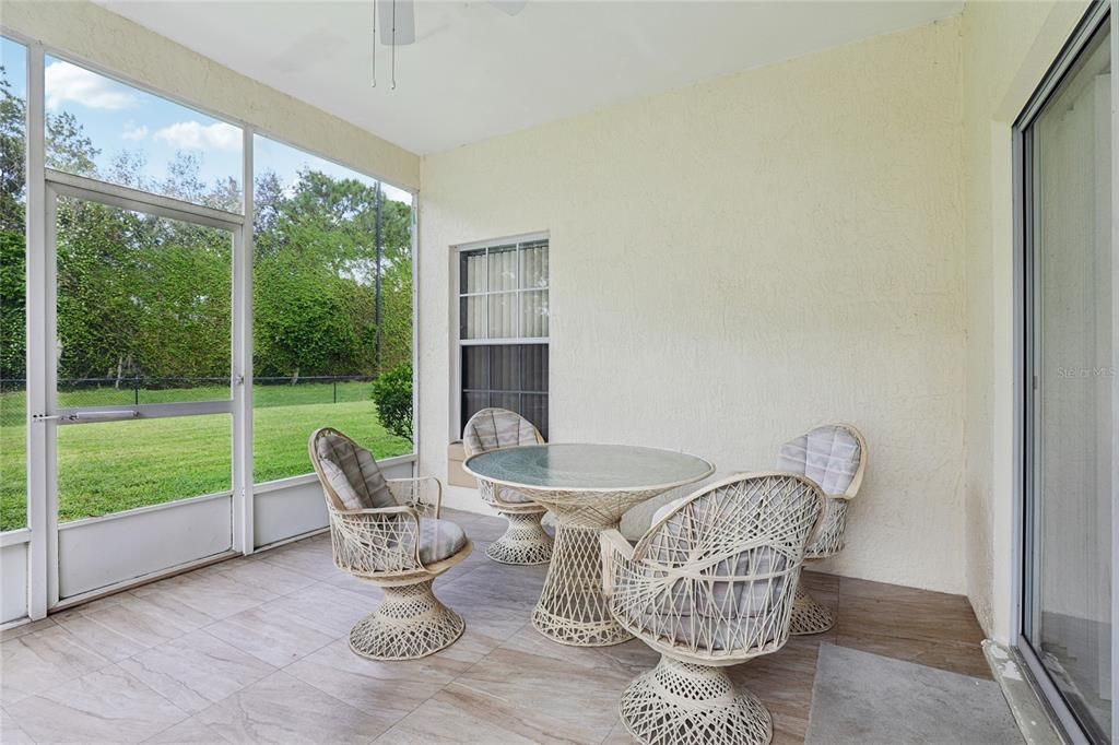 For Sale: $400,000 (2 beds, 2 baths, 1450 Square Feet)