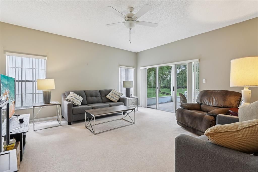 For Sale: $400,000 (2 beds, 2 baths, 1450 Square Feet)