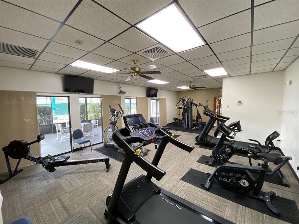 For Sale: $400,000 (2 beds, 2 baths, 1450 Square Feet)