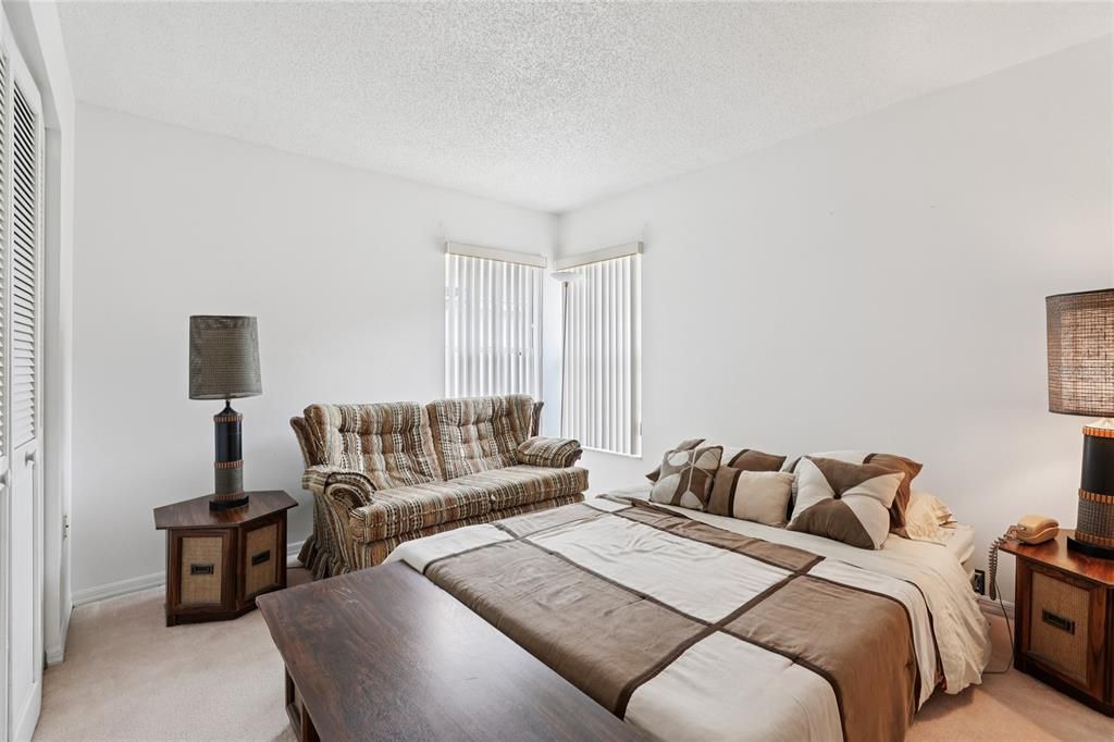 For Sale: $400,000 (2 beds, 2 baths, 1450 Square Feet)