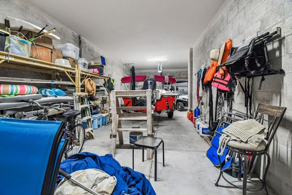 For Sale: $799,000 (3 beds, 3 baths, 2113 Square Feet)