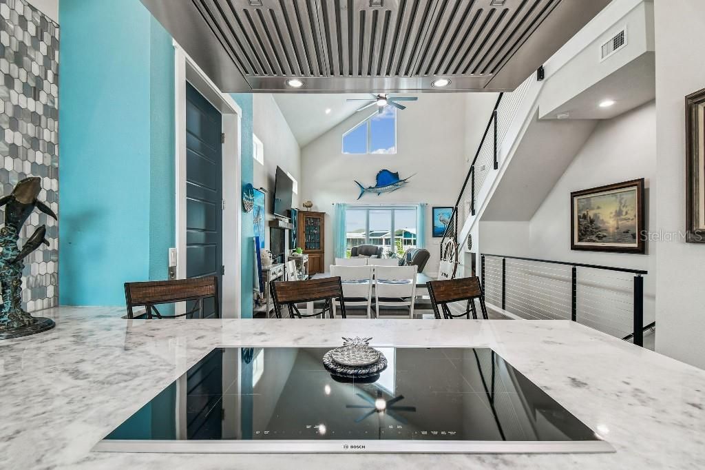 For Sale: $799,000 (3 beds, 3 baths, 2113 Square Feet)