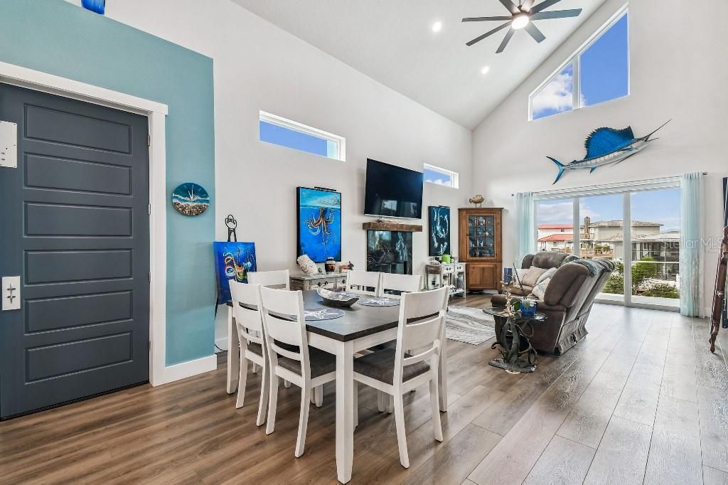 For Sale: $799,000 (3 beds, 3 baths, 2113 Square Feet)