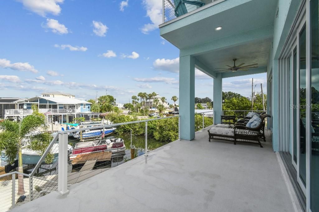 For Sale: $799,000 (3 beds, 3 baths, 2113 Square Feet)