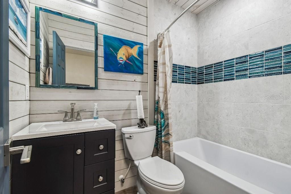 For Sale: $799,000 (3 beds, 3 baths, 2113 Square Feet)