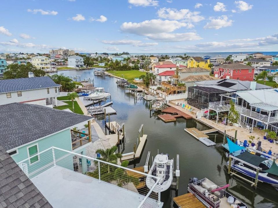 For Sale: $799,000 (3 beds, 3 baths, 2113 Square Feet)