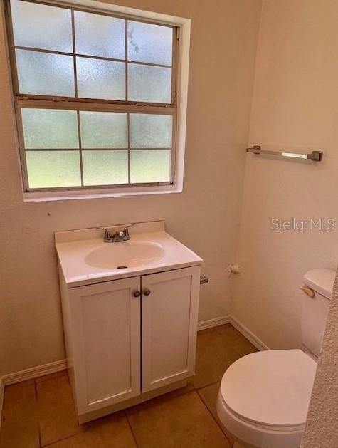 Active With Contract: $1,700 (3 beds, 2 baths, 2274 Square Feet)