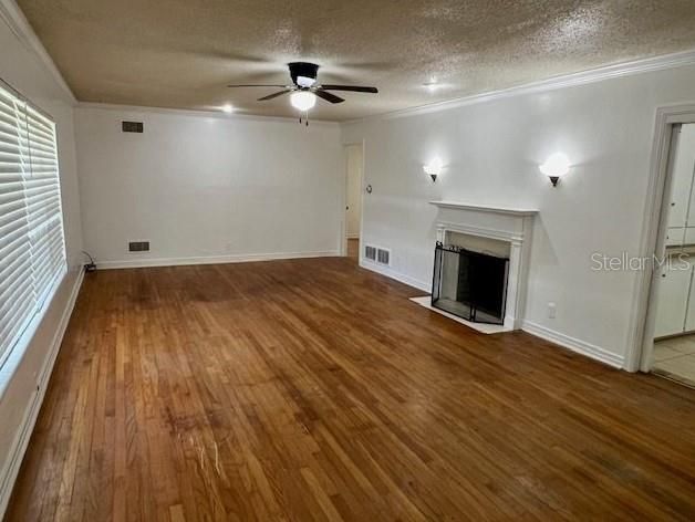 Active With Contract: $1,700 (3 beds, 2 baths, 2274 Square Feet)