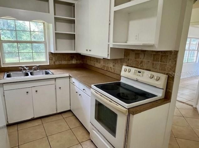 Active With Contract: $1,700 (3 beds, 2 baths, 2274 Square Feet)