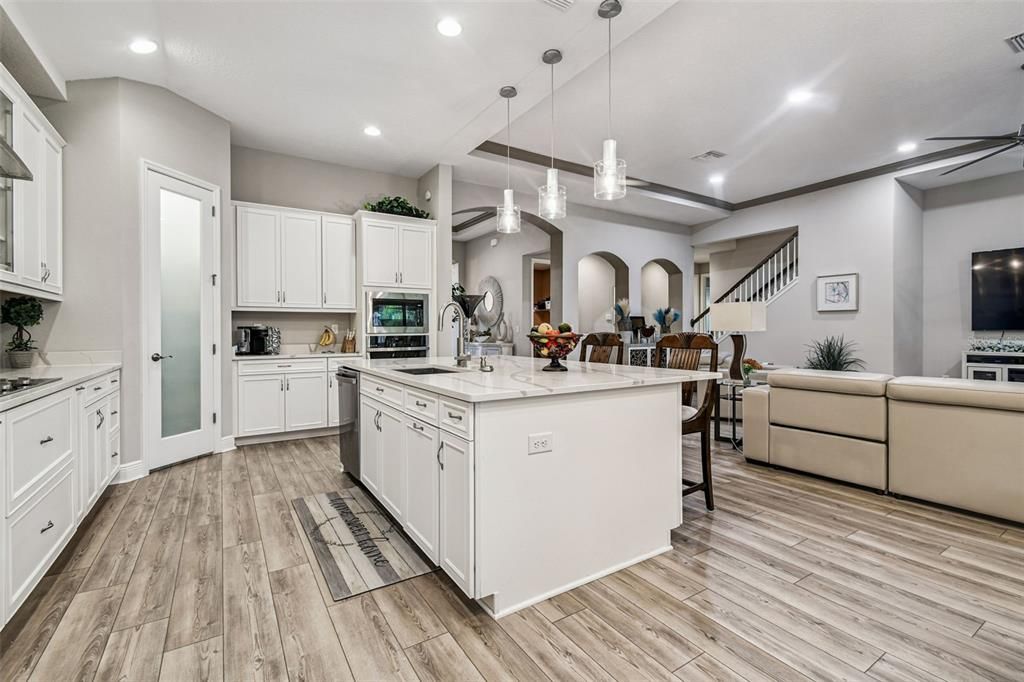 En Venta: $659,995 (4 camas, 4 baños, 3235 Pies cuadrados)