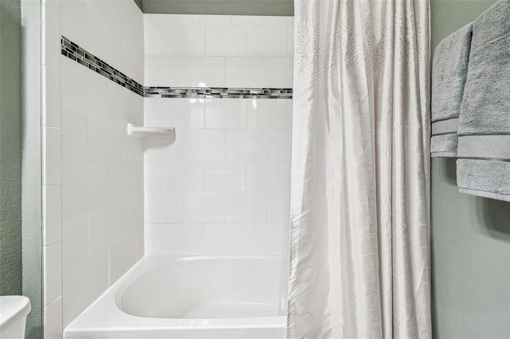 En Venta: $659,995 (4 camas, 4 baños, 3235 Pies cuadrados)