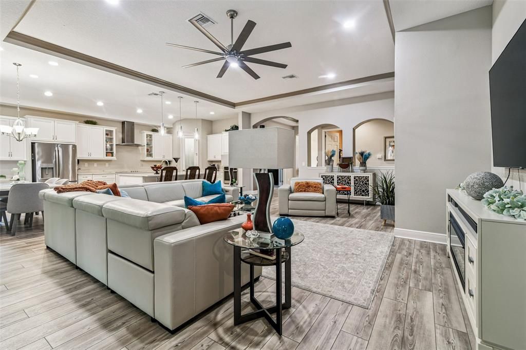 En Venta: $659,995 (4 camas, 4 baños, 3235 Pies cuadrados)