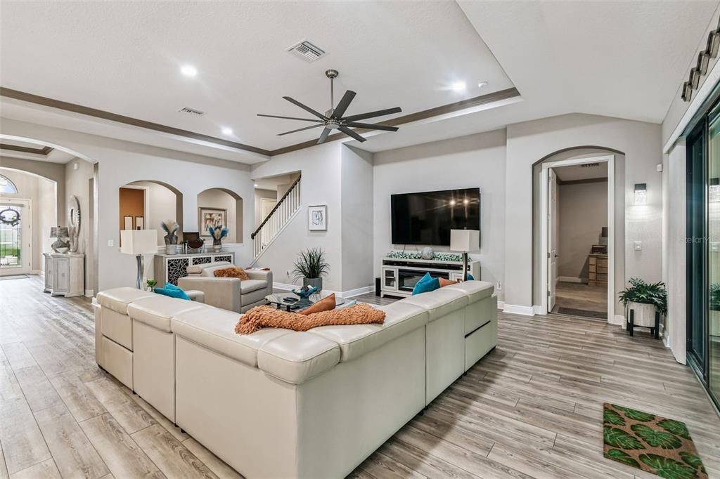 En Venta: $659,995 (4 camas, 4 baños, 3235 Pies cuadrados)