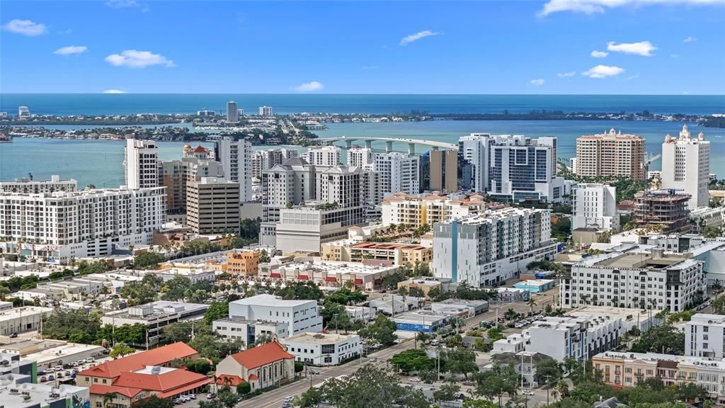 For Sale: $2,195,000 (4 beds, 4 baths, 3154 Square Feet)