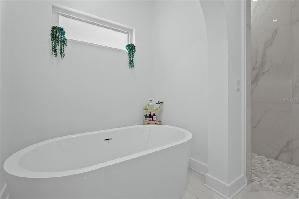 For Sale: $2,195,000 (4 beds, 4 baths, 3154 Square Feet)