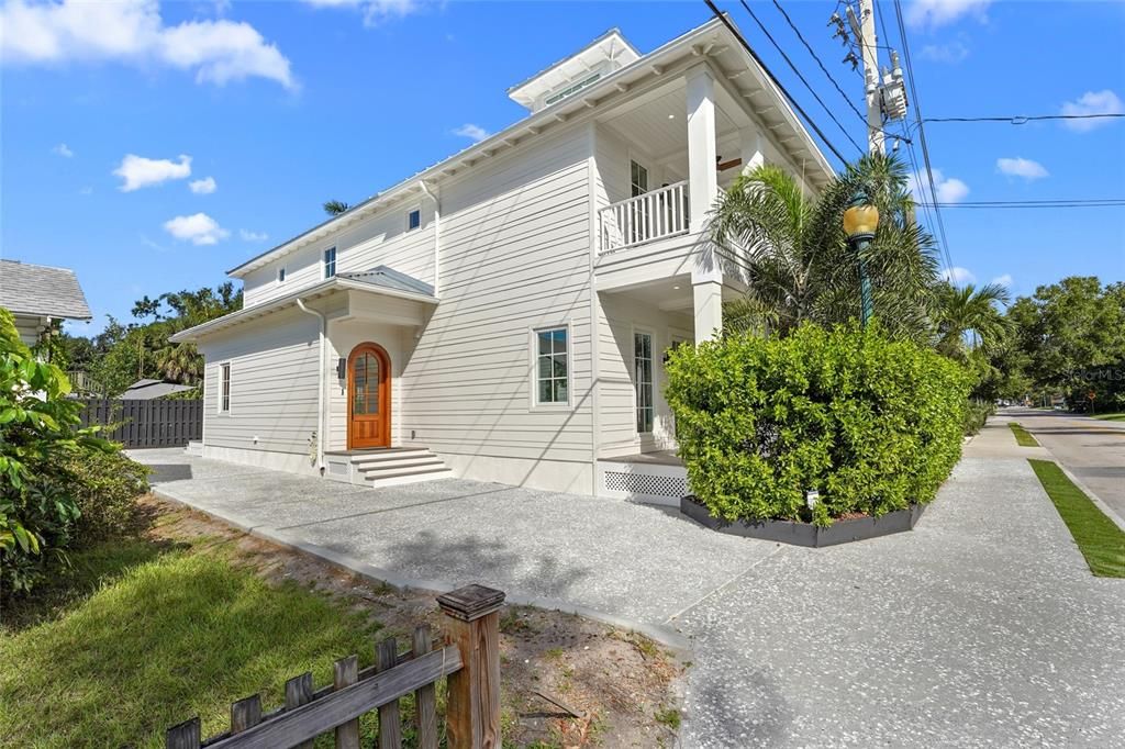 For Sale: $2,195,000 (4 beds, 4 baths, 3154 Square Feet)