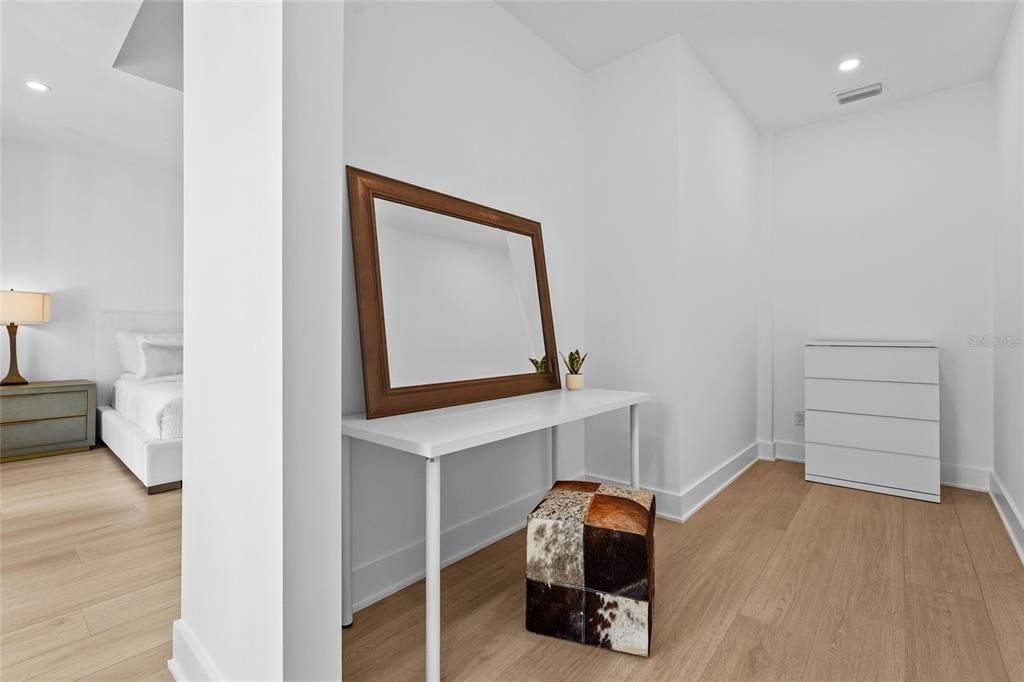 For Sale: $2,195,000 (4 beds, 4 baths, 3154 Square Feet)