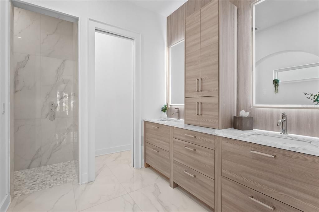 For Sale: $2,195,000 (4 beds, 4 baths, 3154 Square Feet)