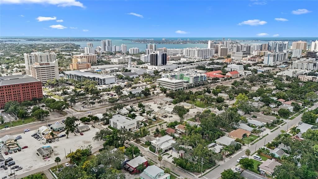 For Sale: $2,195,000 (4 beds, 4 baths, 3154 Square Feet)