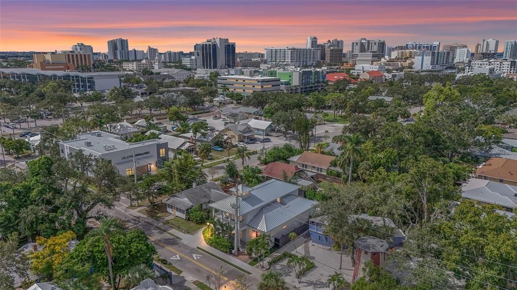 For Sale: $2,195,000 (4 beds, 4 baths, 3154 Square Feet)