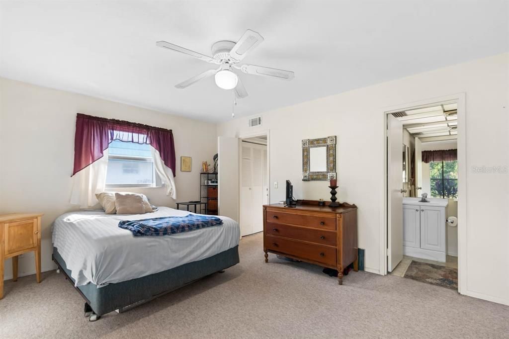 For Sale: $89,900 (1 beds, 1 baths, 800 Square Feet)