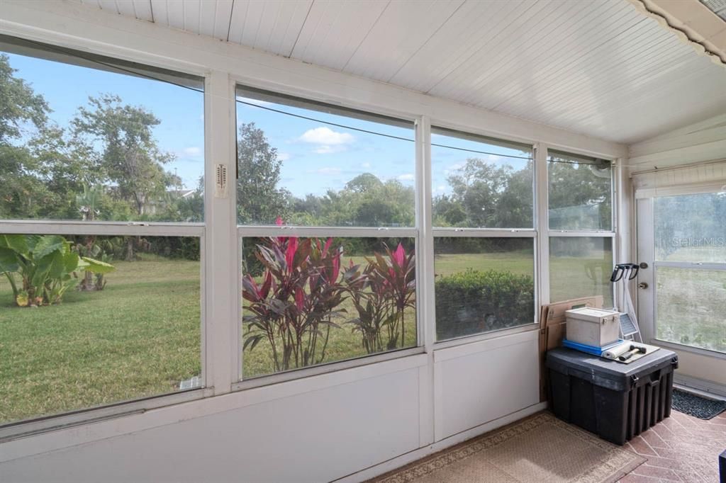 For Sale: $89,900 (1 beds, 1 baths, 800 Square Feet)