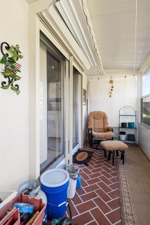 For Sale: $89,900 (1 beds, 1 baths, 800 Square Feet)