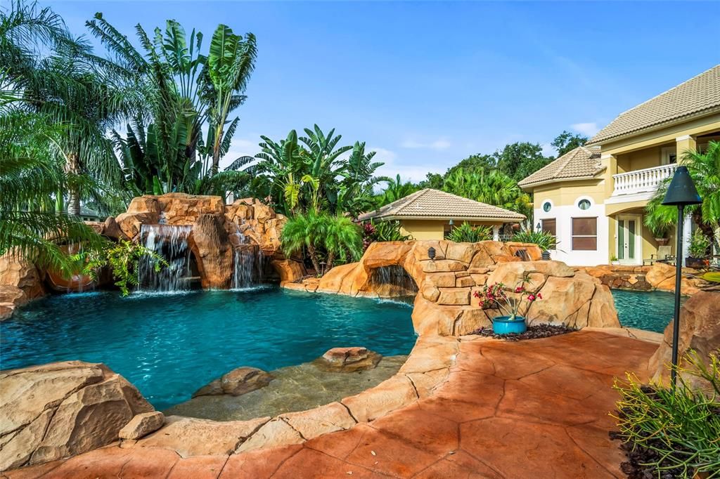 For Sale: $2,999,999 (5 beds, 4 baths, 5005 Square Feet)