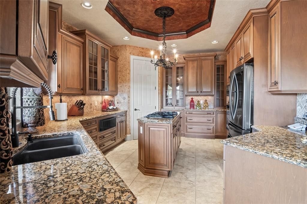 For Sale: $2,999,999 (5 beds, 4 baths, 5005 Square Feet)