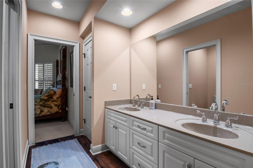 For Sale: $2,999,999 (5 beds, 4 baths, 5005 Square Feet)