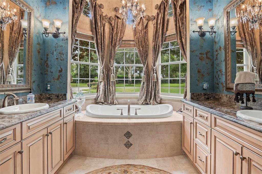 For Sale: $2,999,999 (5 beds, 4 baths, 5005 Square Feet)