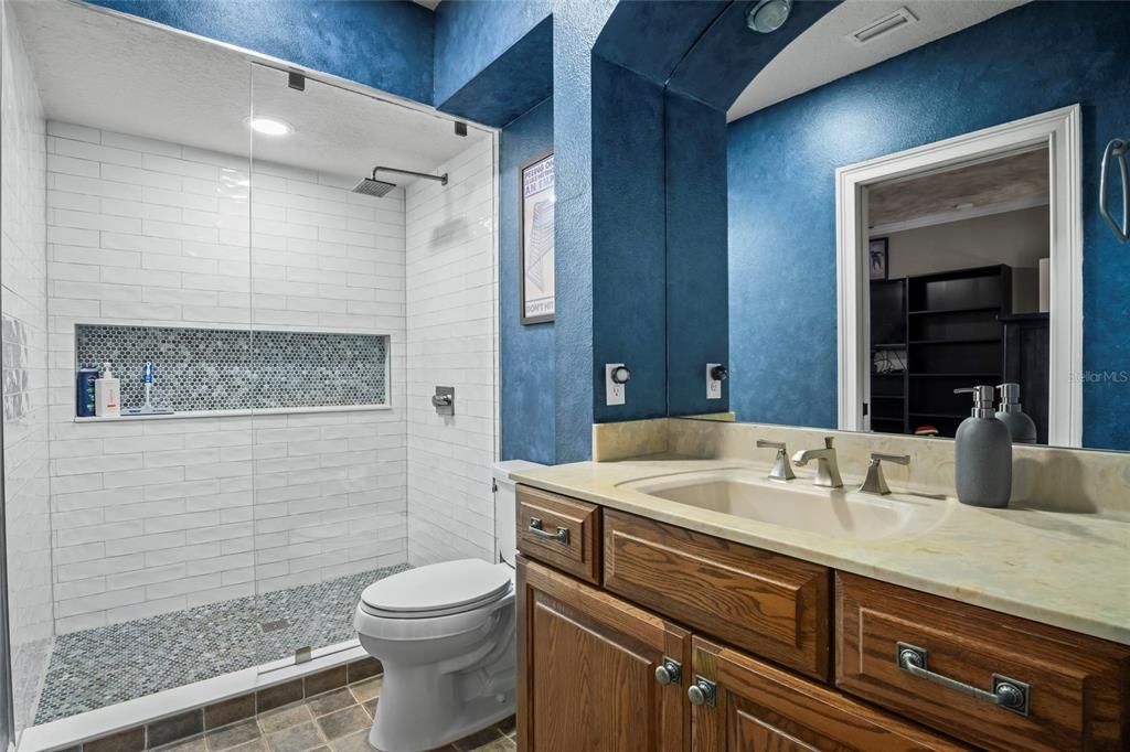 For Sale: $2,999,999 (5 beds, 4 baths, 5005 Square Feet)