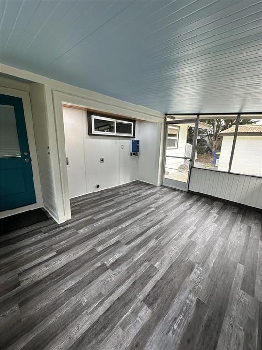 For Sale: $289,900 (3 beds, 2 baths, 2040 Square Feet)