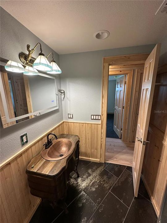 For Sale: $289,900 (3 beds, 2 baths, 2040 Square Feet)