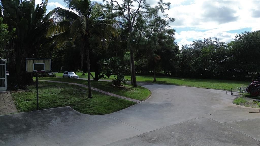 待售: $1,500,000 (4 贝兹, 2 浴室, 1545 平方英尺)