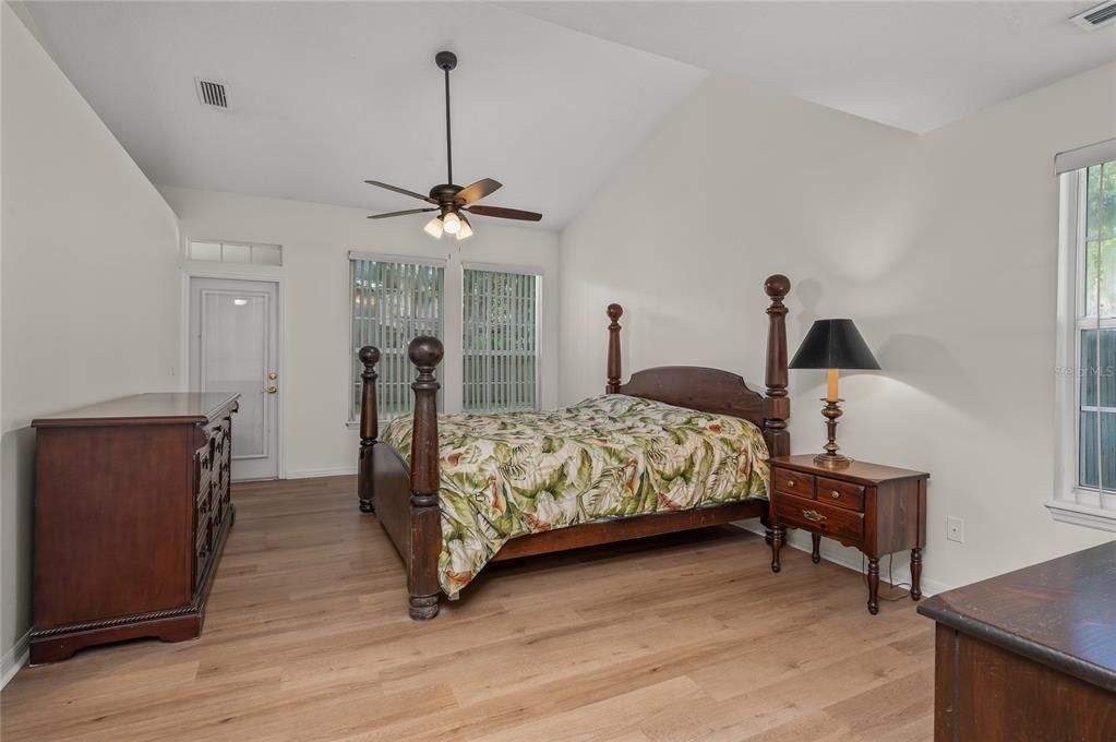 待售: $730,000 (5 贝兹, 3 浴室, 3327 平方英尺)