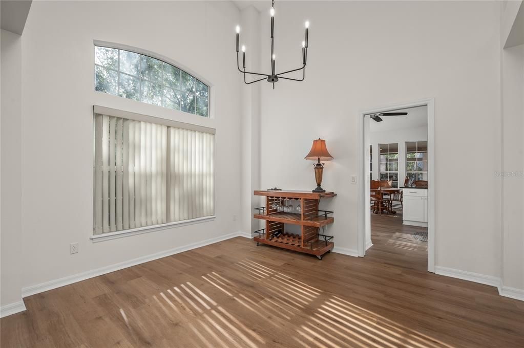 待售: $730,000 (5 贝兹, 3 浴室, 3327 平方英尺)