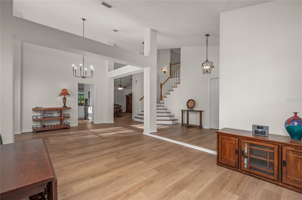 待售: $730,000 (5 贝兹, 3 浴室, 3327 平方英尺)