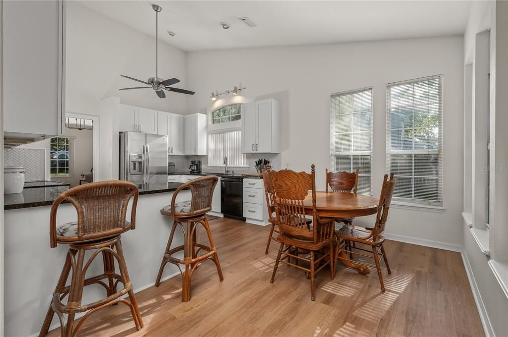 待售: $730,000 (5 贝兹, 3 浴室, 3327 平方英尺)