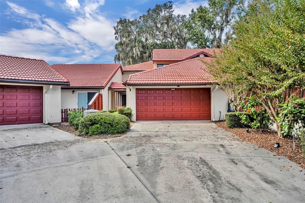 For Sale: $325,000 (3 beds, 3 baths, 1872 Square Feet)