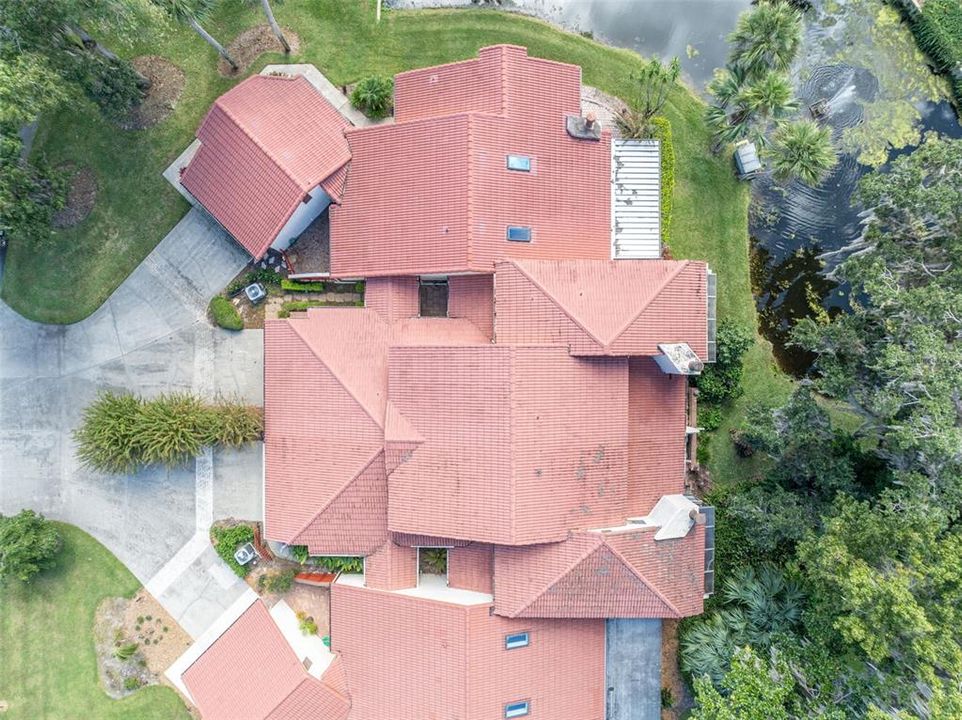 For Sale: $325,000 (3 beds, 3 baths, 1872 Square Feet)