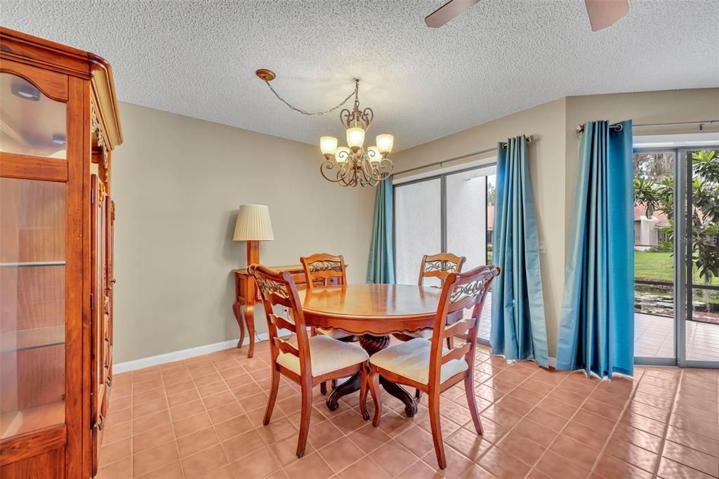 For Sale: $325,000 (3 beds, 3 baths, 1872 Square Feet)