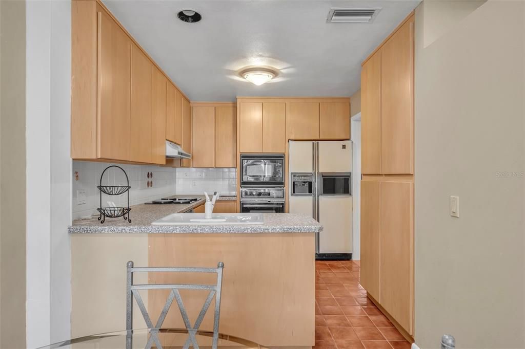 For Sale: $325,000 (3 beds, 3 baths, 1872 Square Feet)