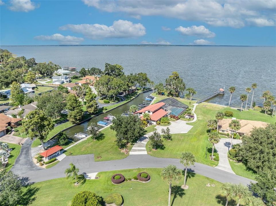 For Sale: $325,000 (3 beds, 3 baths, 1872 Square Feet)