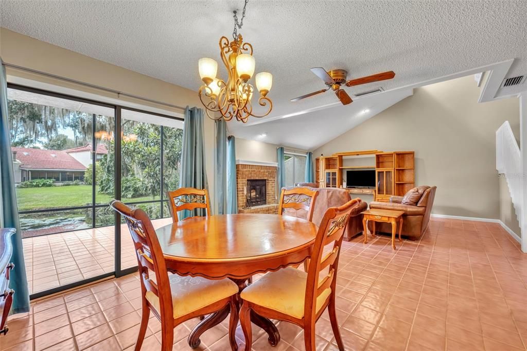 For Sale: $325,000 (3 beds, 3 baths, 1872 Square Feet)